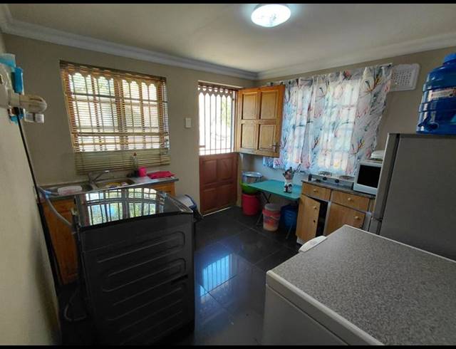 2 BEDROOM PROPERTY TO RENT IN UMLAZI J